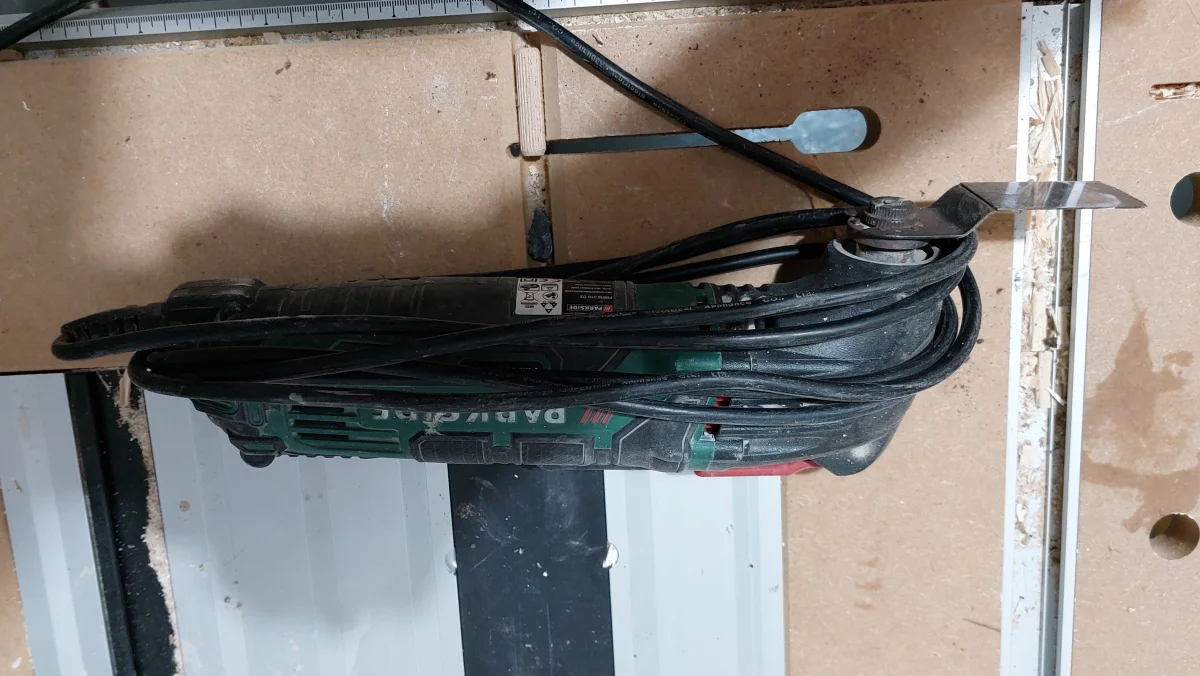 Unealta multifunctionala