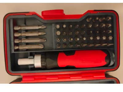 Trusă șurubelniță cu 52 de capete