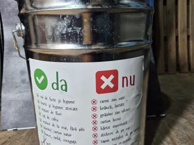 Recipient metalic cu capac