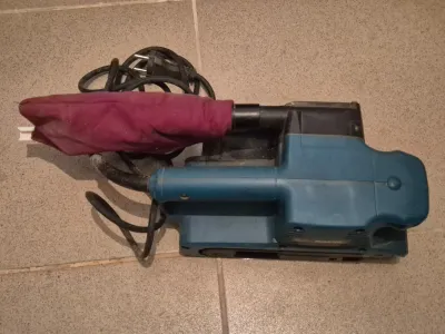 Slefuitor cu bandă Makita