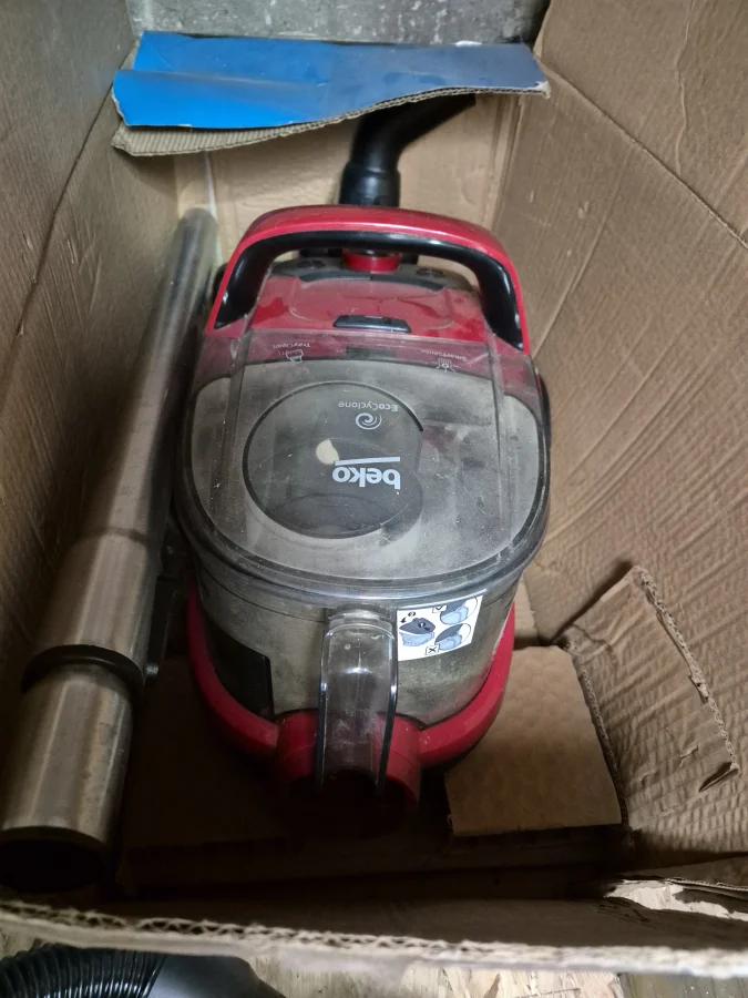 Aspirator fără sac BEKO 750W